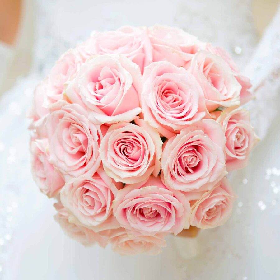 Букет невесты из 25 розовых роз