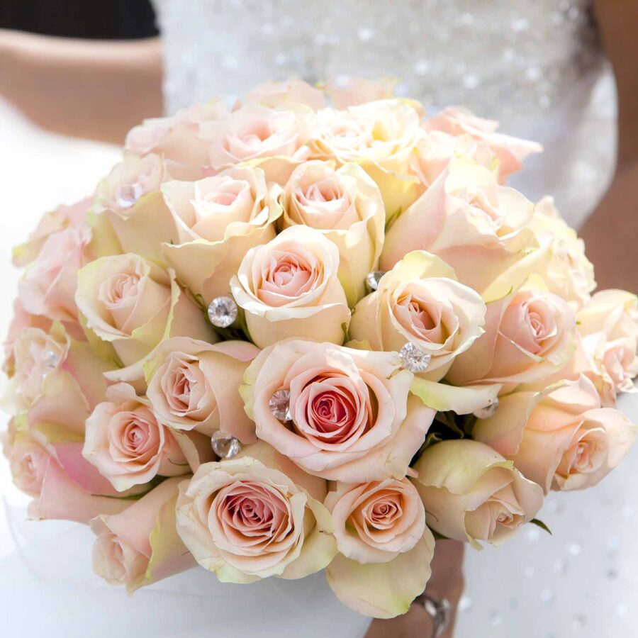 Букет невесты из 35 роз