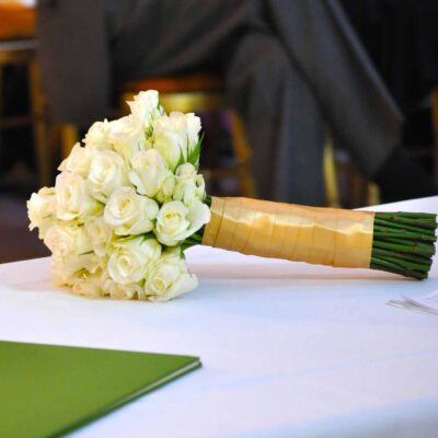 Букет невесты из 39 белых роз