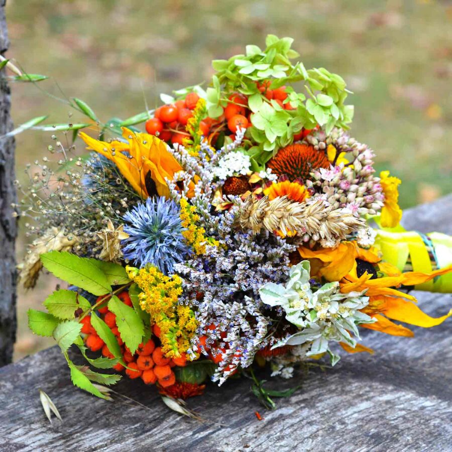 Осенний букет невесты из сухоцветов и гортензии