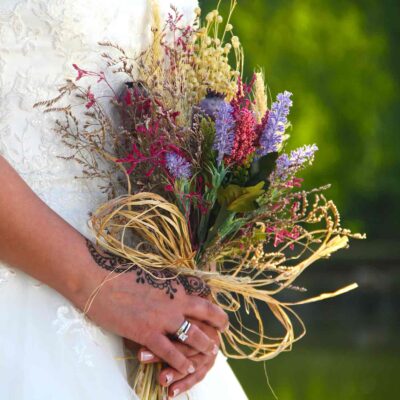 Букет невесты из сухоцветов и декора