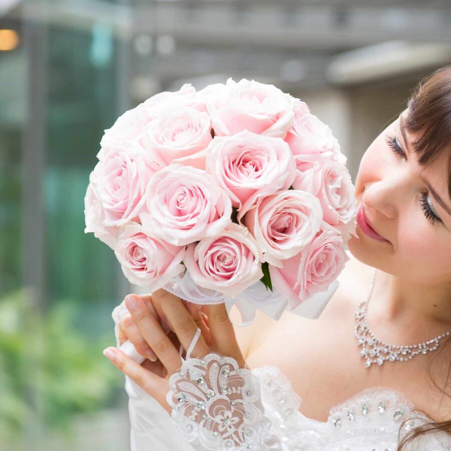 Букет невесты из 23 розовых роз