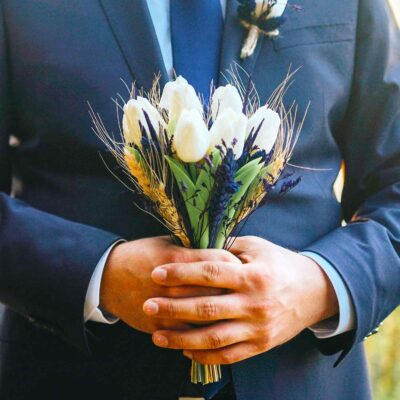 Букет невесты из тюльпанов и сухоцветов