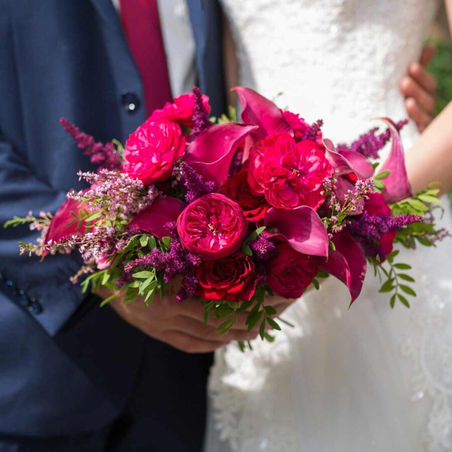Букет невесты из розовых калл и роз
